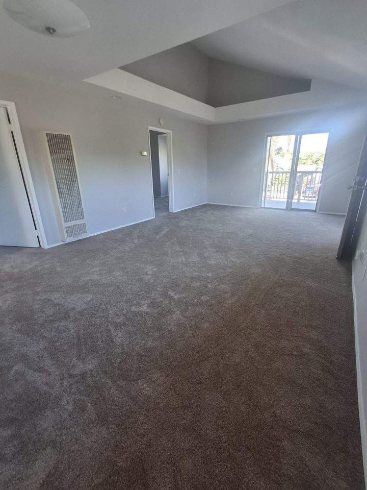 833 Gladys Avenue - Photo 7 of 31