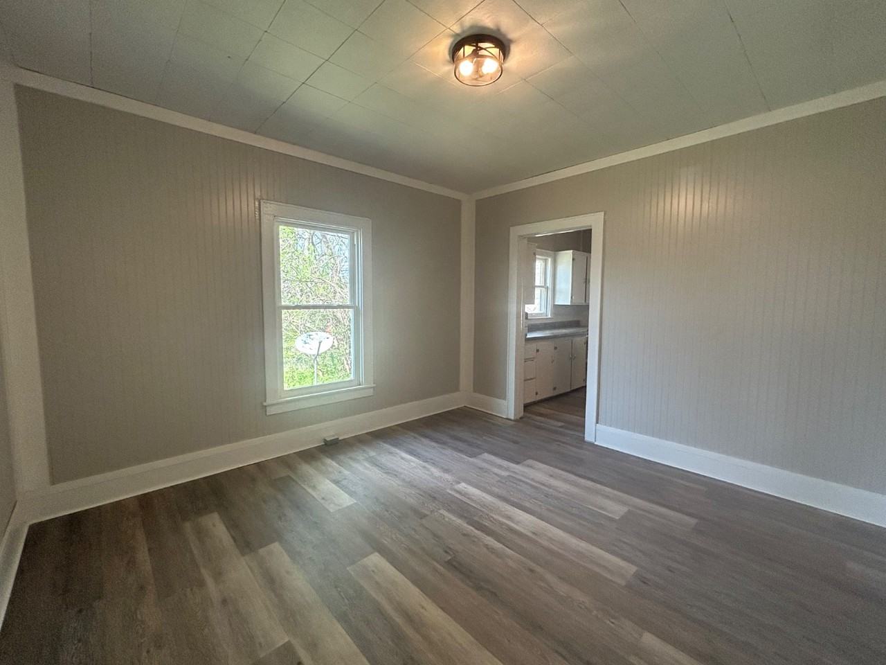 302 Bynum St - Photo 3 of 20