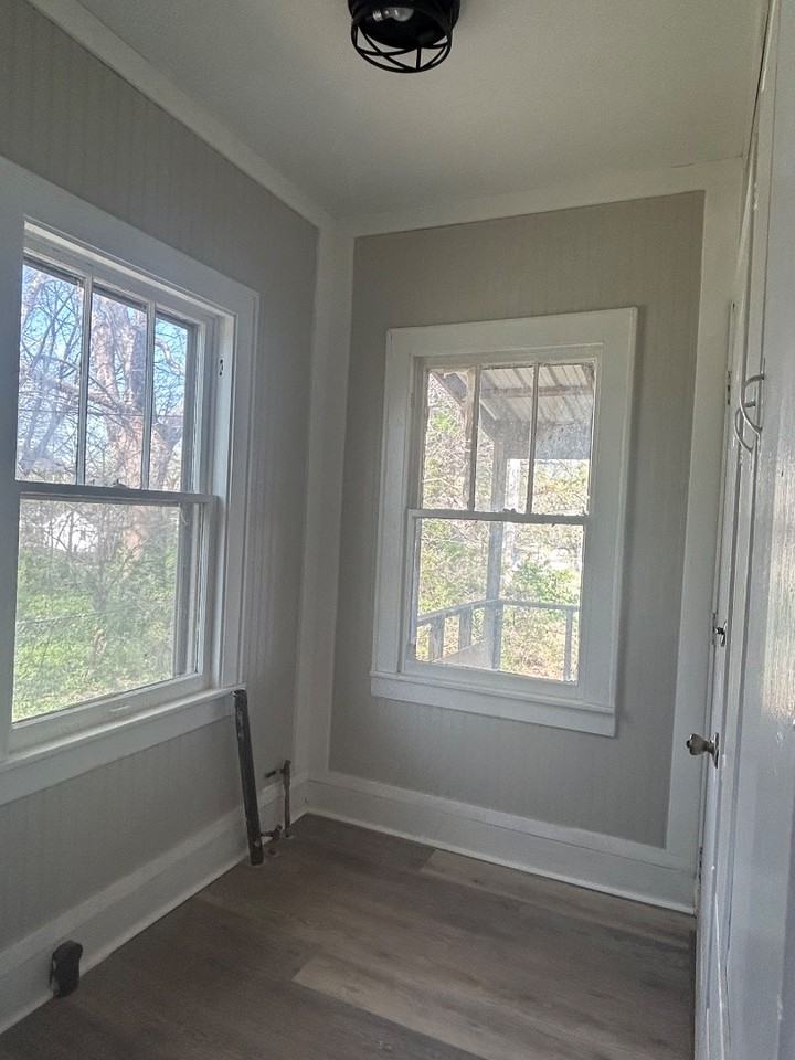 302 Bynum St - Photo 5 of 20