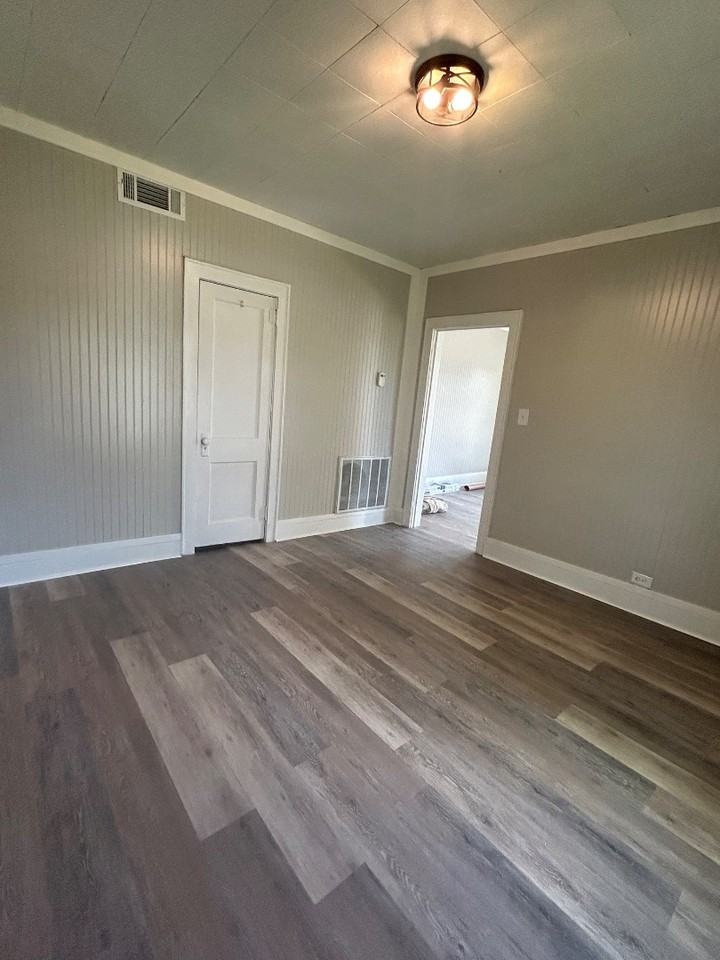 302 Bynum St - Photo 7 of 20