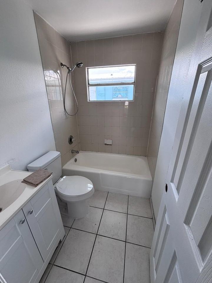 2139 Washington Street - Photo 5 of 14