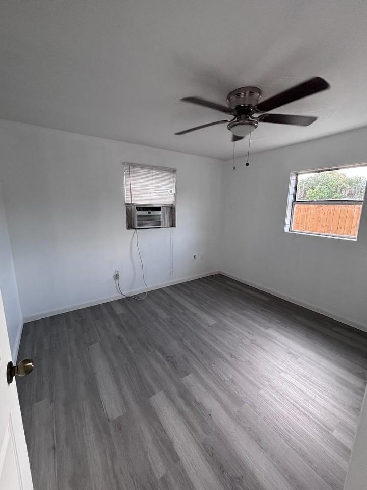 2139 Washington Street - Photo 6 of 14