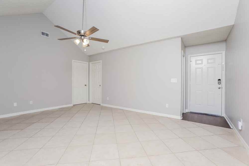 1833 Iroquois Dr - Photo 4 of 16