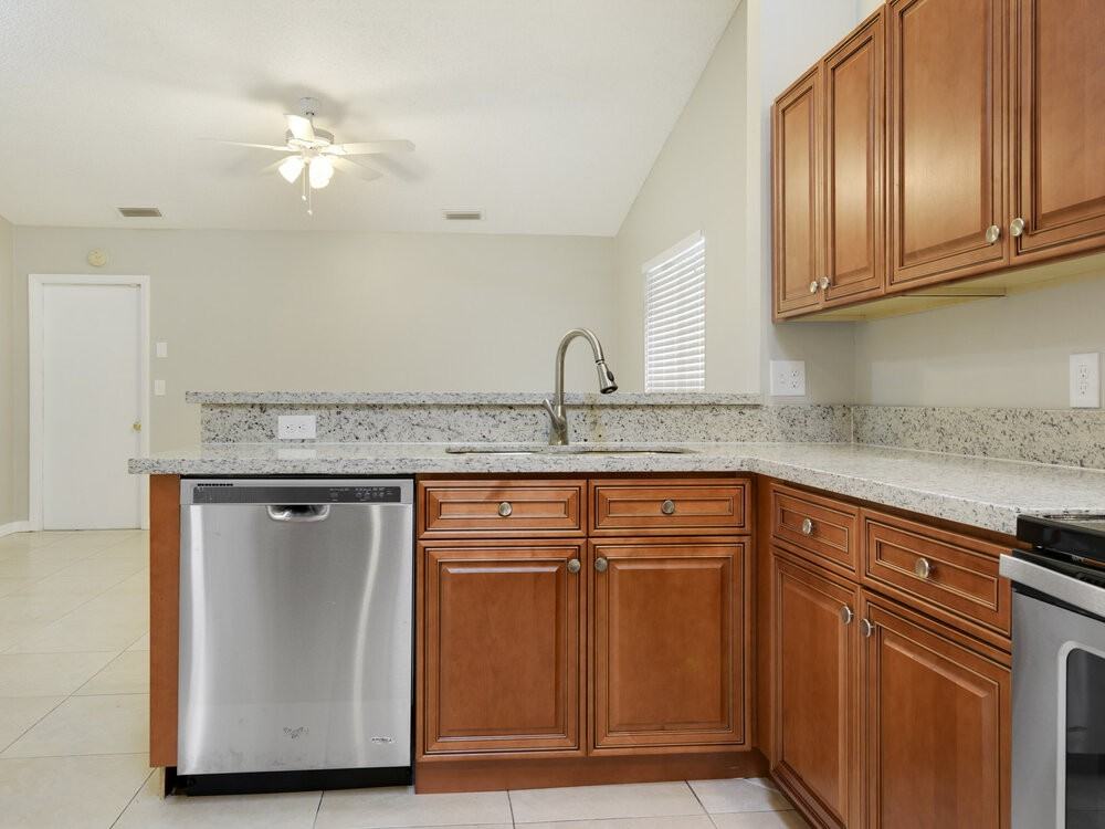 4462 Nw 113th Ln - Photo 5 of 17