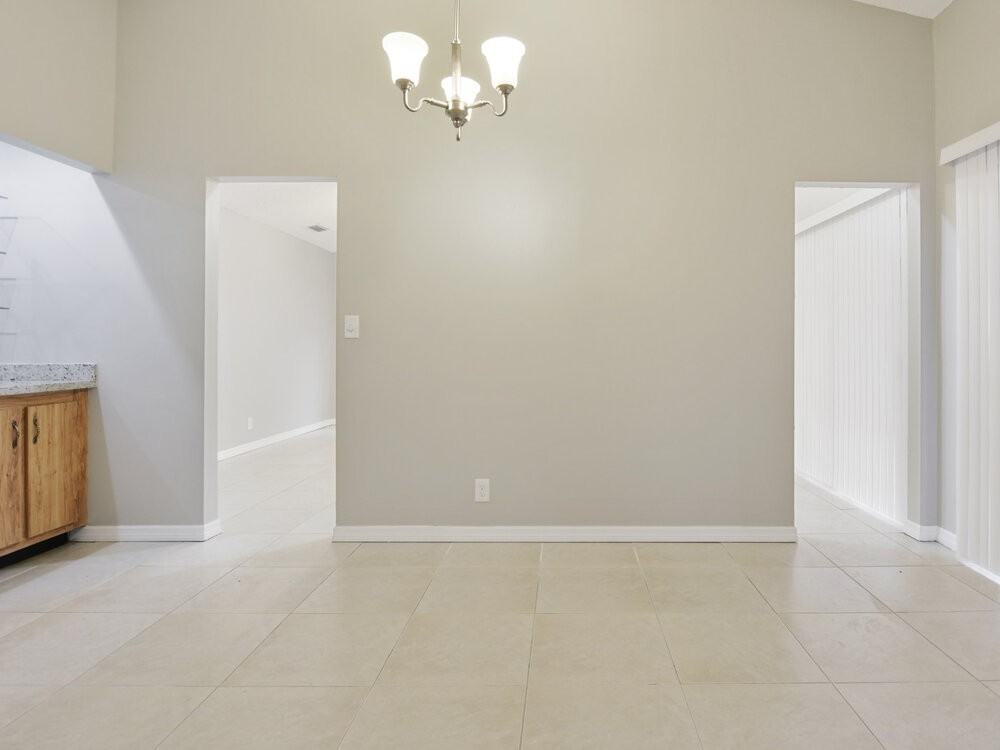4462 Nw 113th Ln - Photo 6 of 17