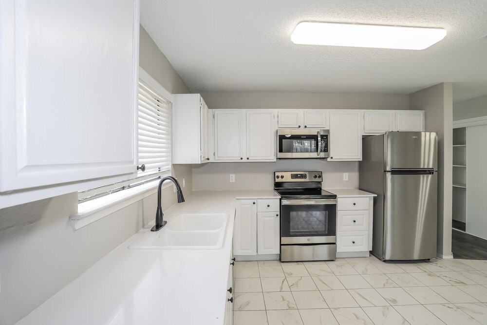 6936 Bentley Ave - Photo 5 of 16