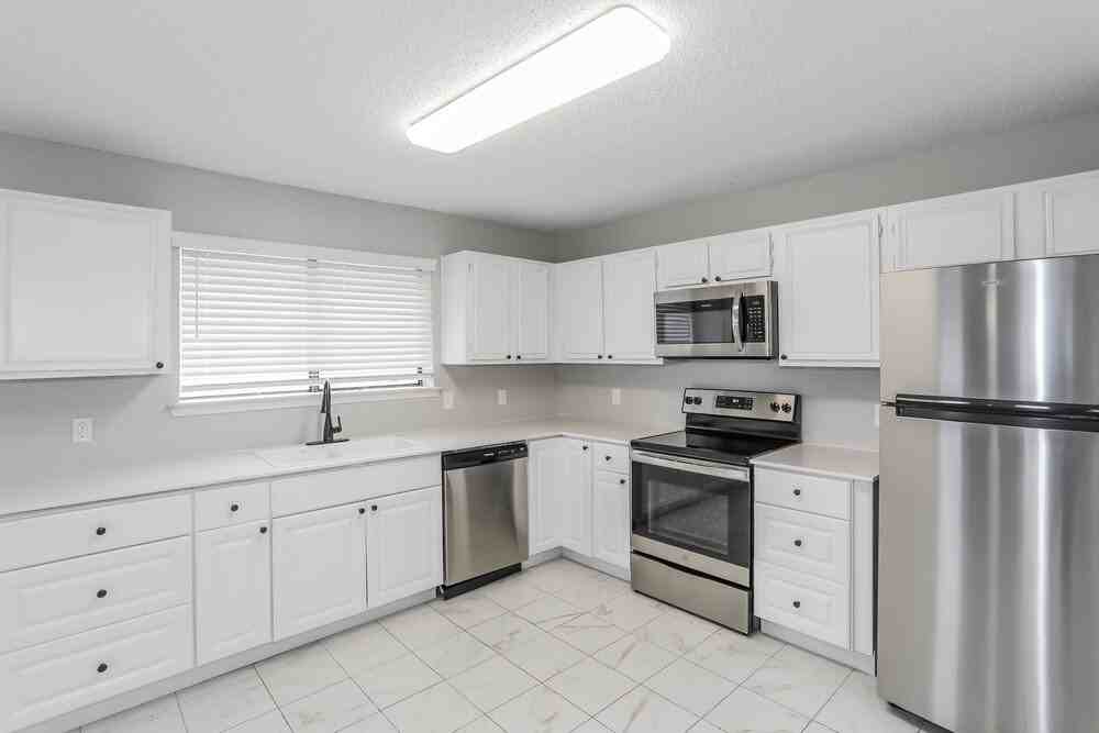 6936 Bentley Ave - Photo 6 of 16
