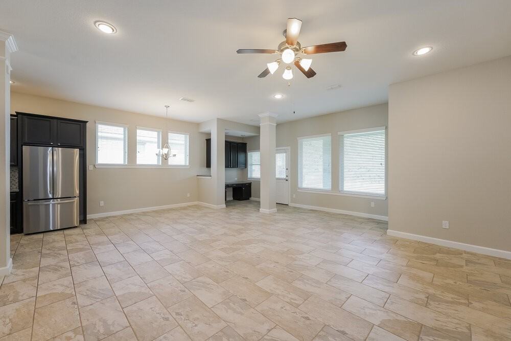415 Rocky Briar Ct - Photo 3 of 16