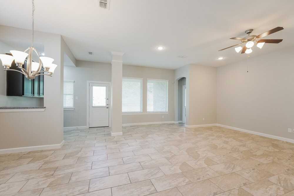 415 Rocky Briar Ct - Photo 5 of 16