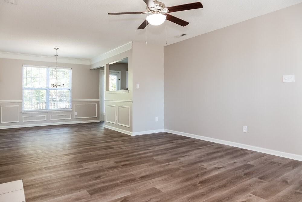 14049 Southbridge Forest Dr - Photo 5 of 17
