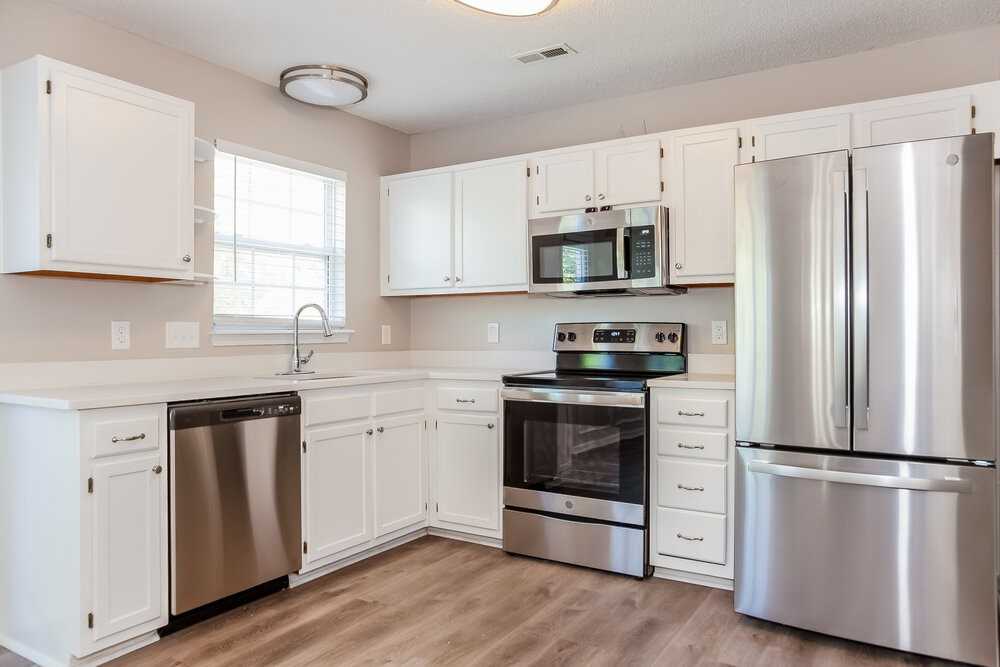 14049 Southbridge Forest Dr - Photo 7 of 17