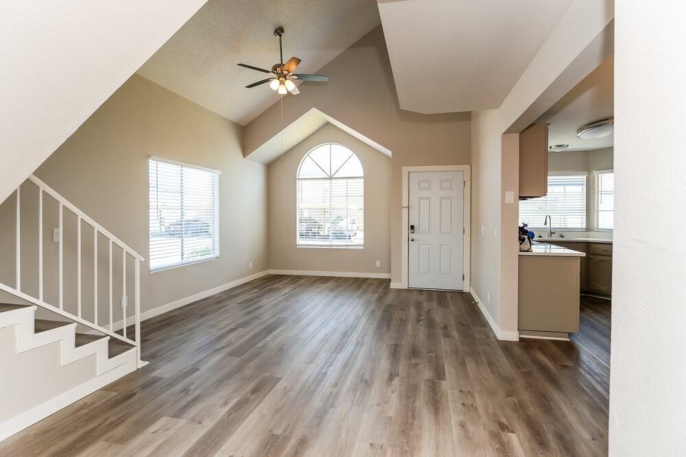 235 N 22nd Pl #556 - Photo 6 of 17