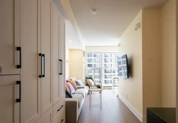 77 Harbour Sq #2003 - Photo 5 of 16