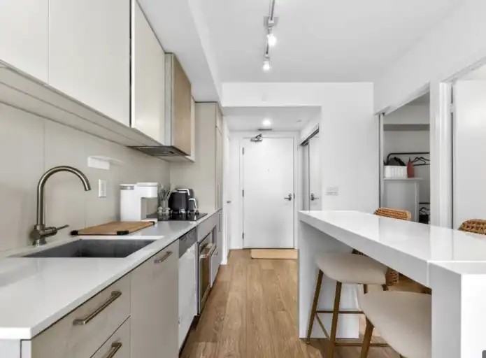 19 Western Battery Rd #1020 - Photo 4 of 16