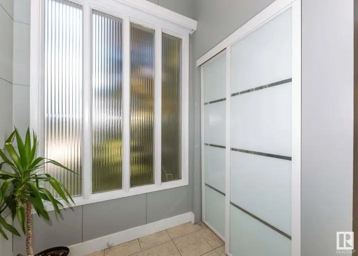 6503 123 St Nw - Photo 2 of 28