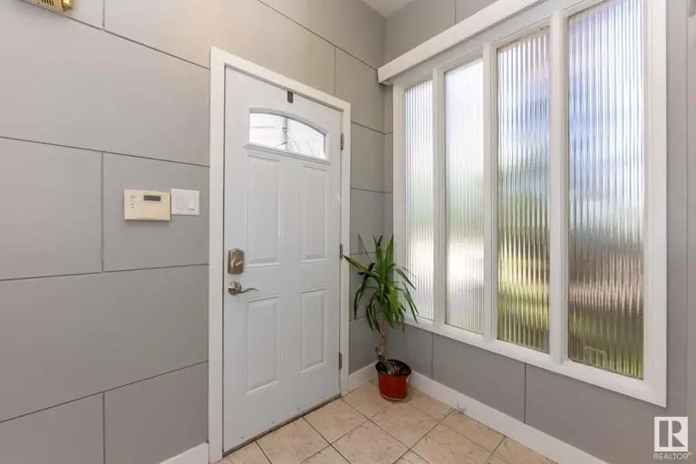 6503 123 St Nw - Photo 3 of 28
