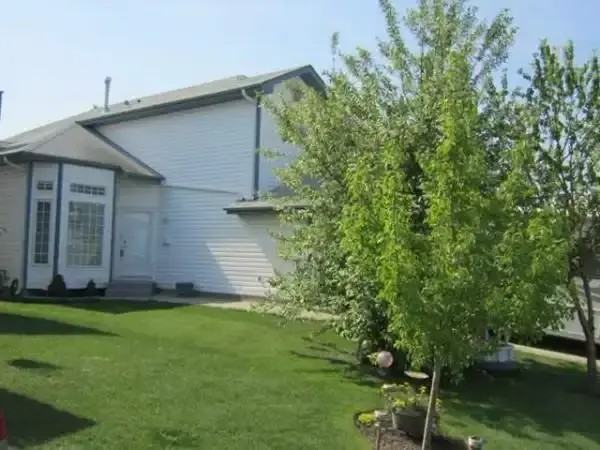1393 Jefferys Cres Nw