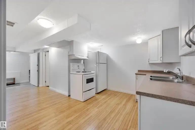 10843 64 Ave Nw #BS - Photo 5 of 18