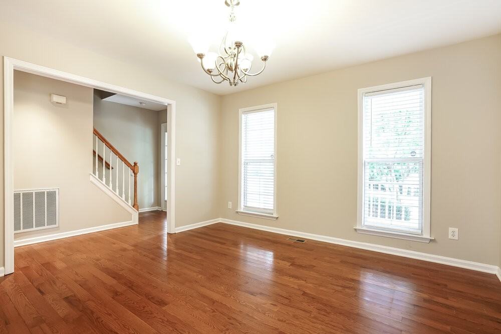 6412 Willowlawn Dr - Photo 7 of 17