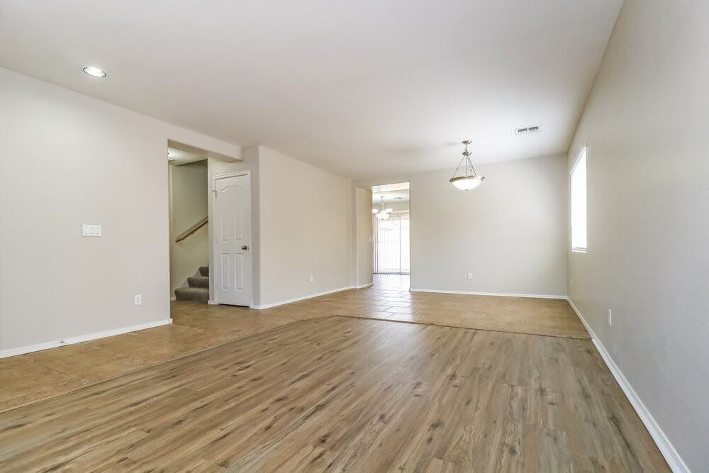 11542 W Mountain View Rd - Photo 5 of 17