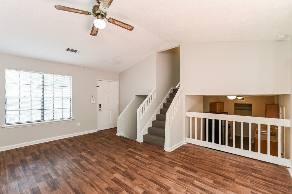 806 Durham Xing - Photo 6 of 18