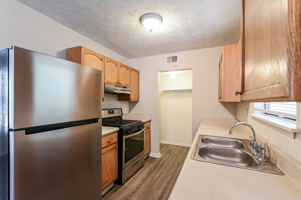 806 Durham Xing - Photo 7 of 18