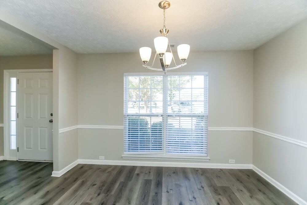 8202 Camp Hill Ct - Photo 5 of 17
