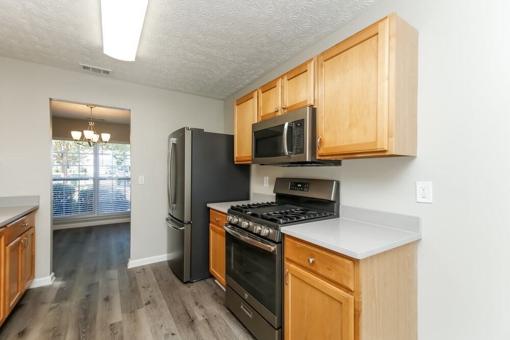 8202 Camp Hill Ct - Photo 7 of 17