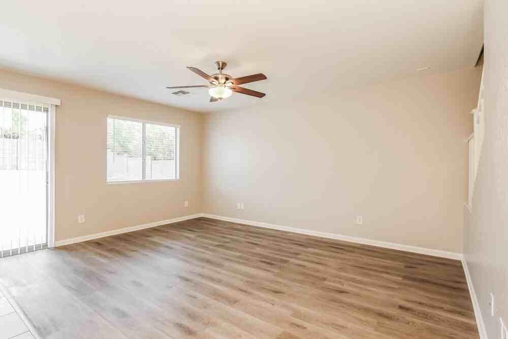 21874 W Sonora St - Photo 4 of 17