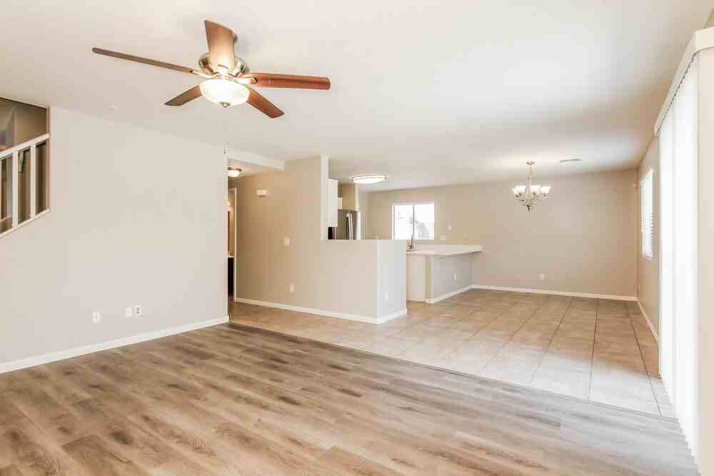 21874 W Sonora St - Photo 5 of 17