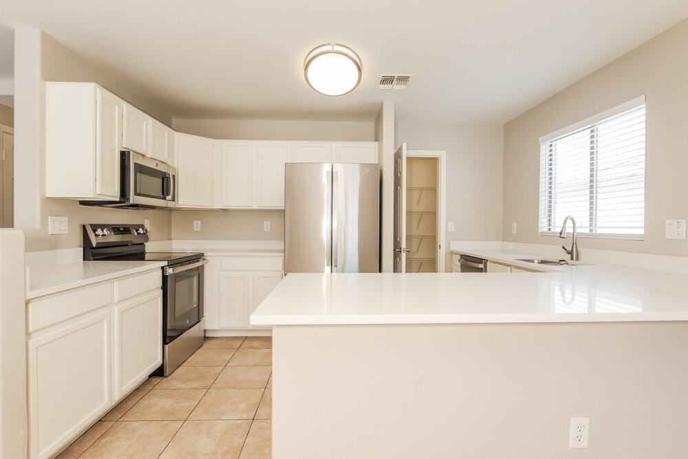 21874 W Sonora St - Photo 6 of 17