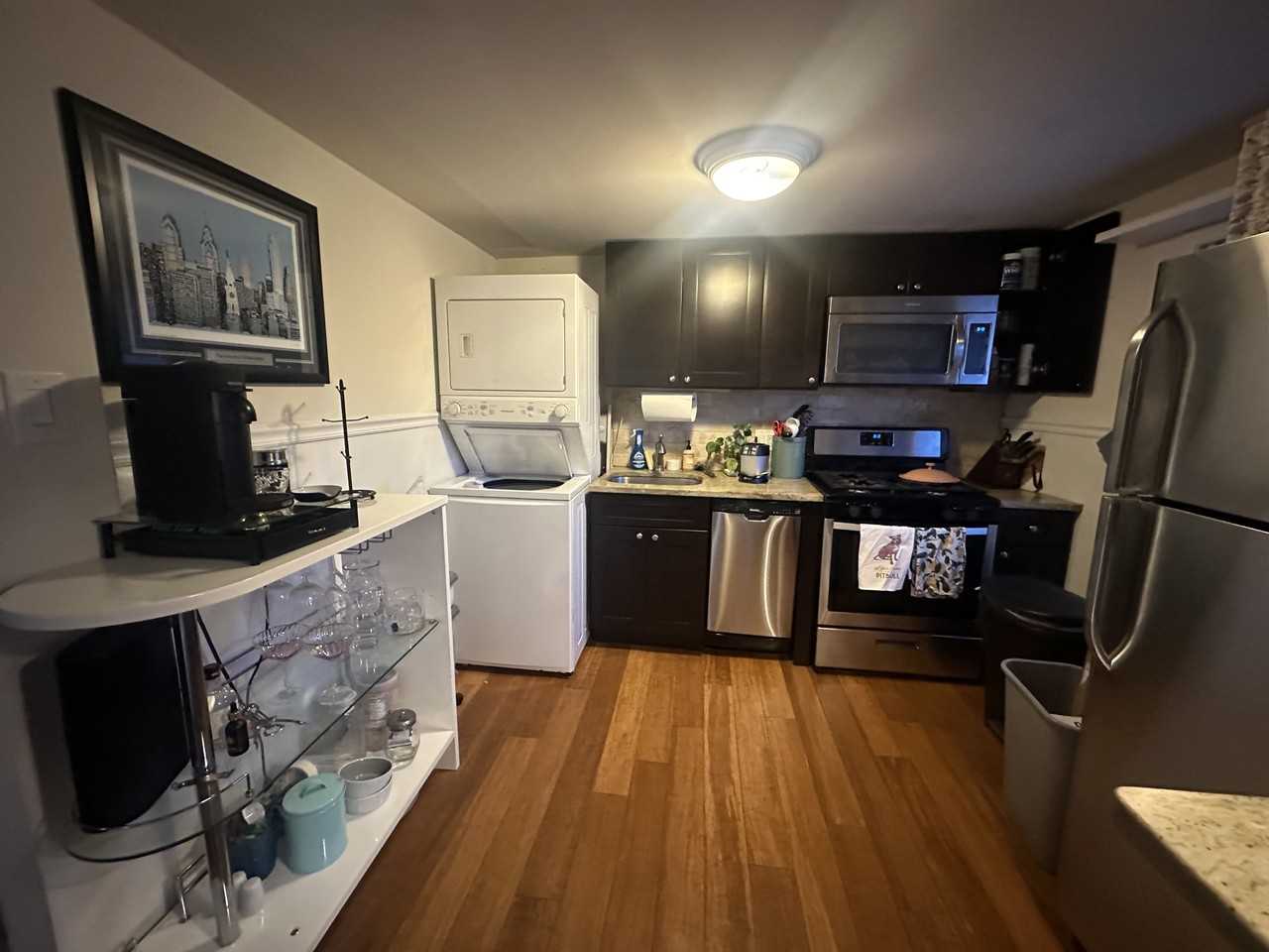 1106 E Moyamensing Ave #2