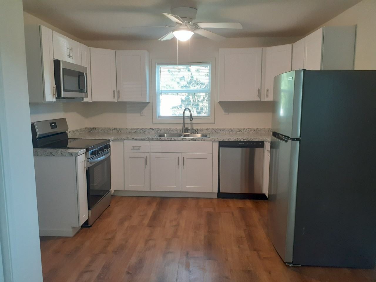 124 Lawrence St #NA - Photo 2 of 10