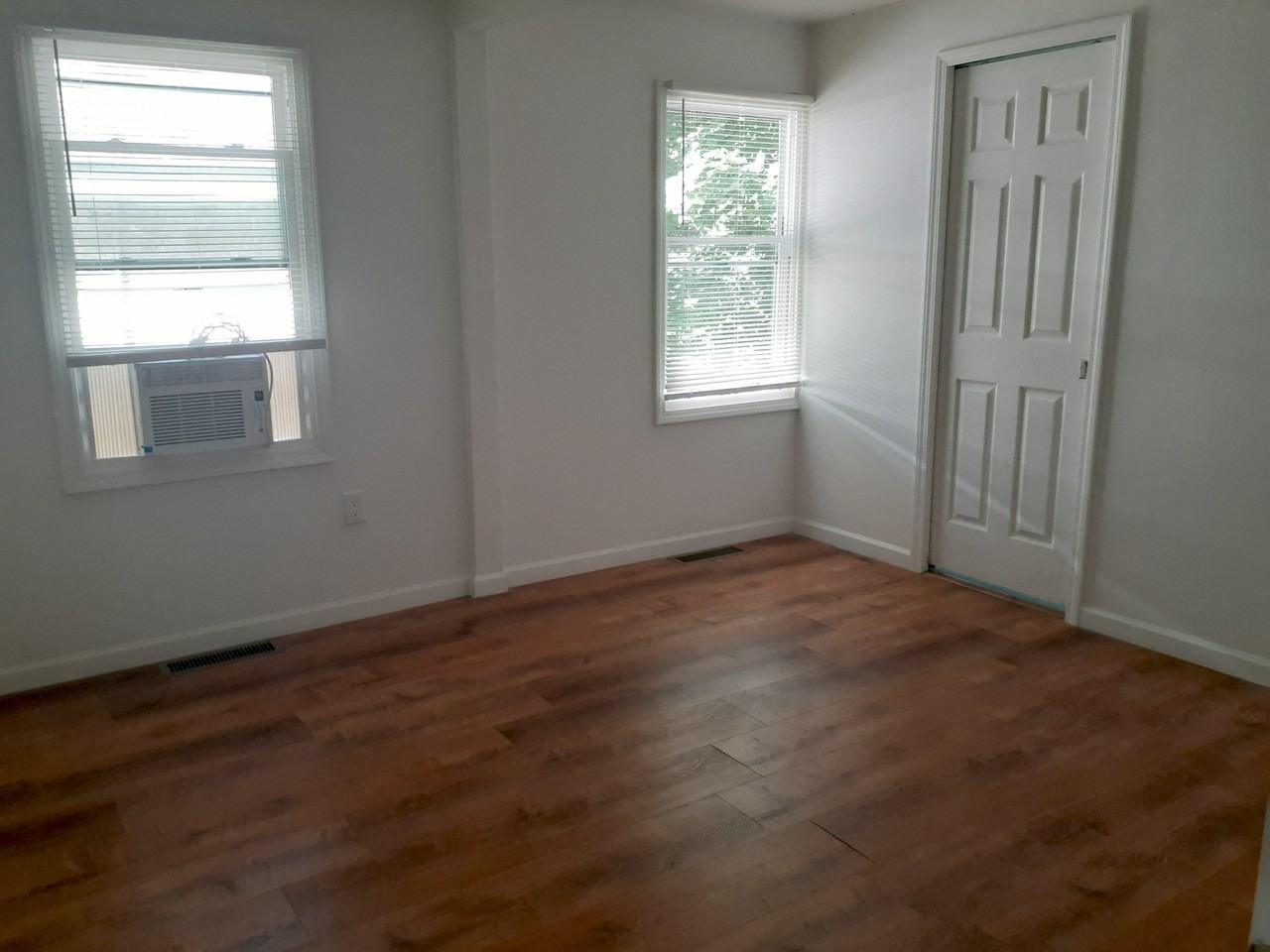 124 Lawrence St #NA - Photo 6 of 10