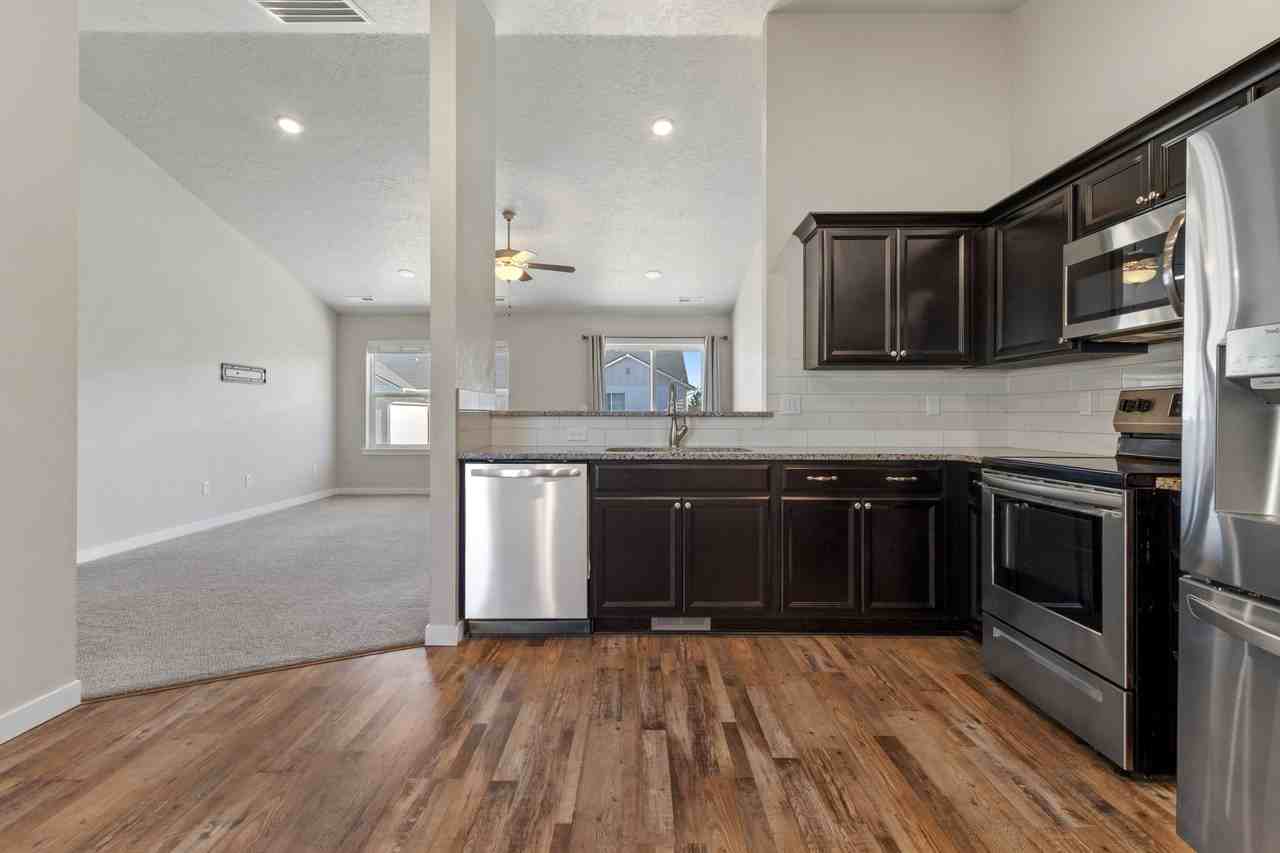 12087 W Soapstone Dr #1 - Photo 7 of 34