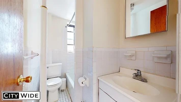 E 14th St #21 - Photo 5 of 15