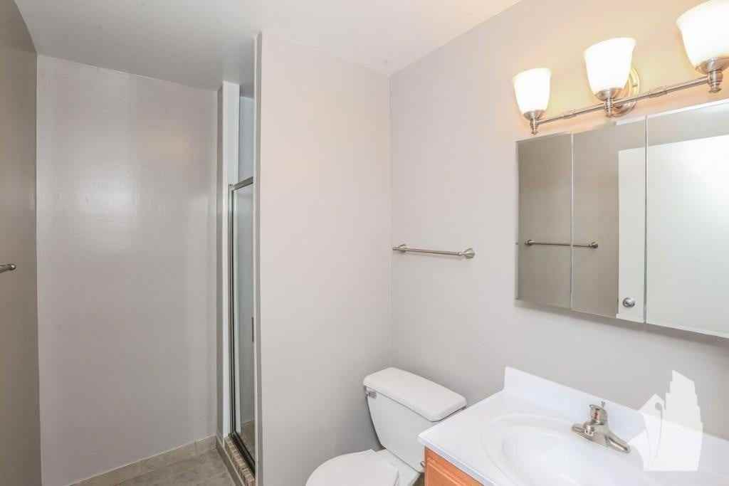 4334 N Hazel St #702 - Photo 5 of 20