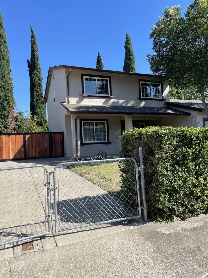 185 Mesa Ct #NA - Photo 3 of 10