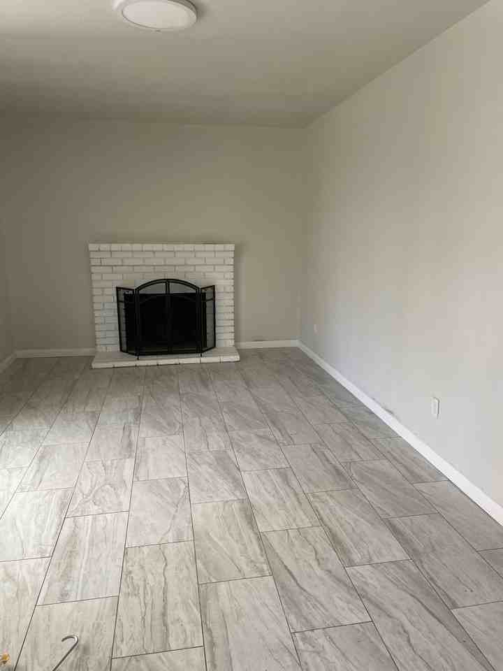 185 Mesa Ct #NA - Photo 7 of 10