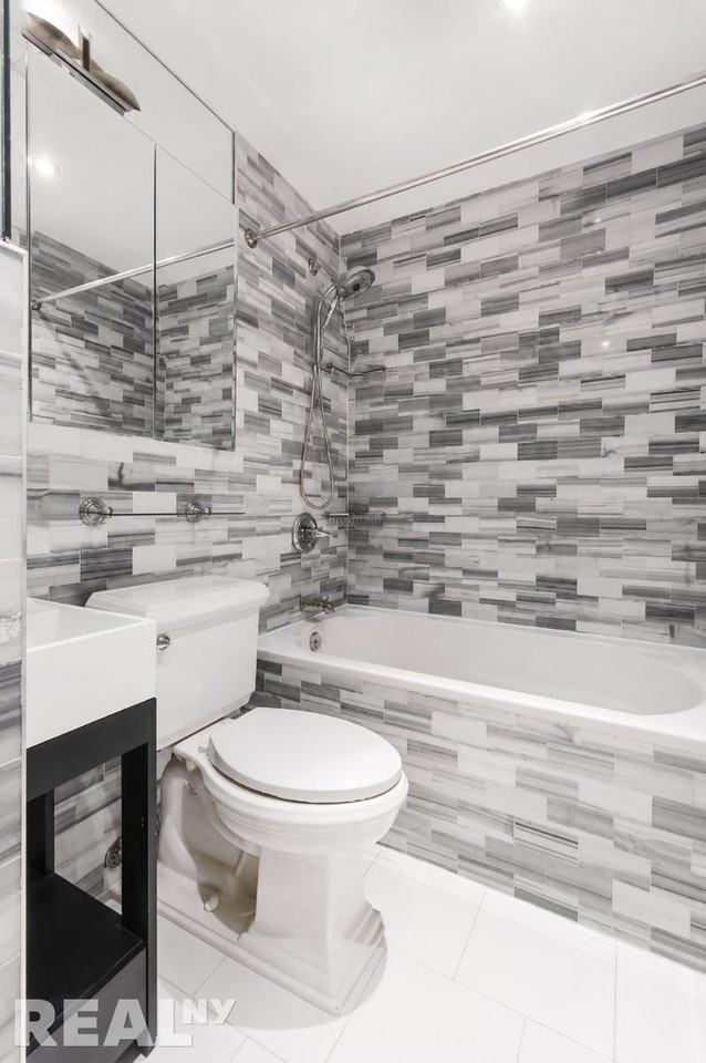 W 53rd St #2B - Photo 6 of 6