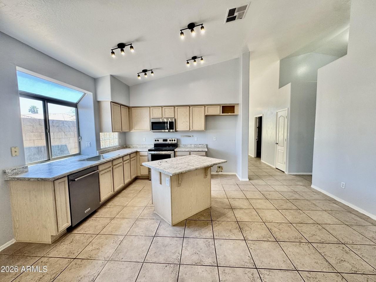 16401 N 39th Pl - Photo 4 of 12