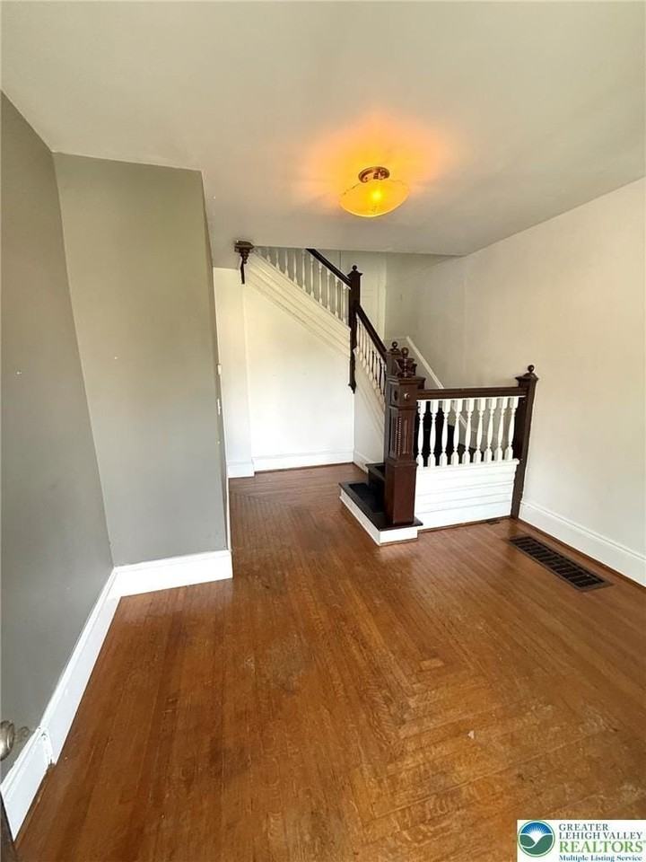 839 Mccartney St #2ndFL - Photo 3 of 10