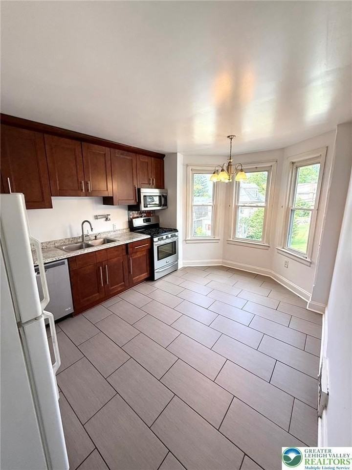 839 Mccartney St #2ndFL - Photo 4 of 10