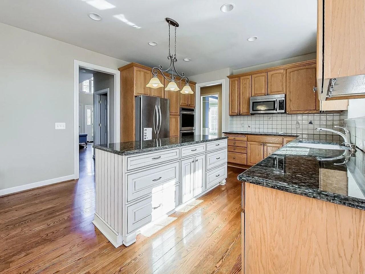 22646 Autumn Park Blvd - Photo 5 of 50