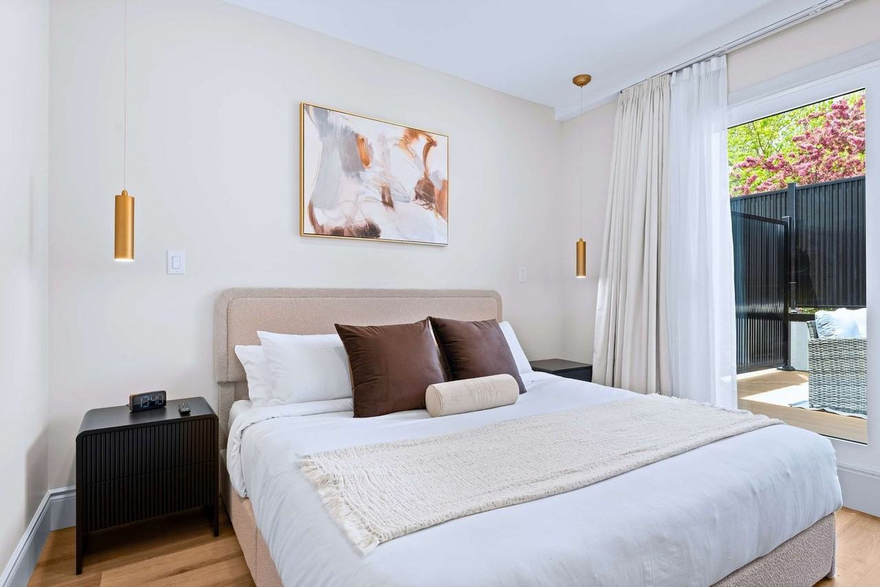 674 Gerrard Street East - Photo 3 of 15