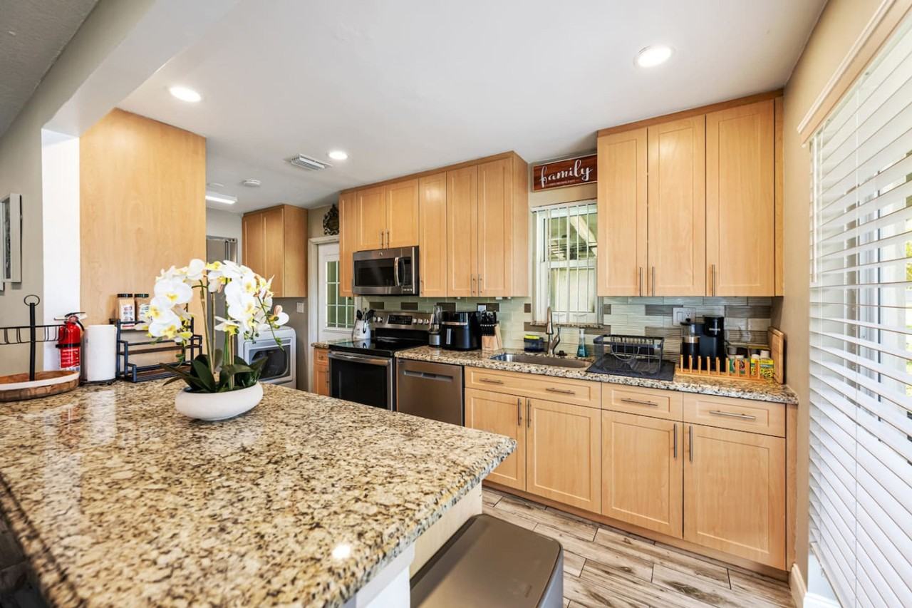 6106 Nw 20th St #1524073P - Photo 4 of 36