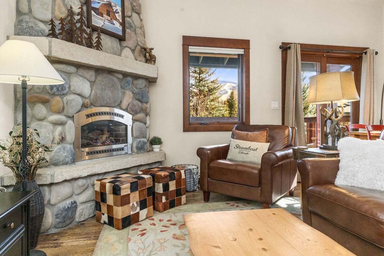 425 Ore House Plz #1564290P - Photo 2 of 44