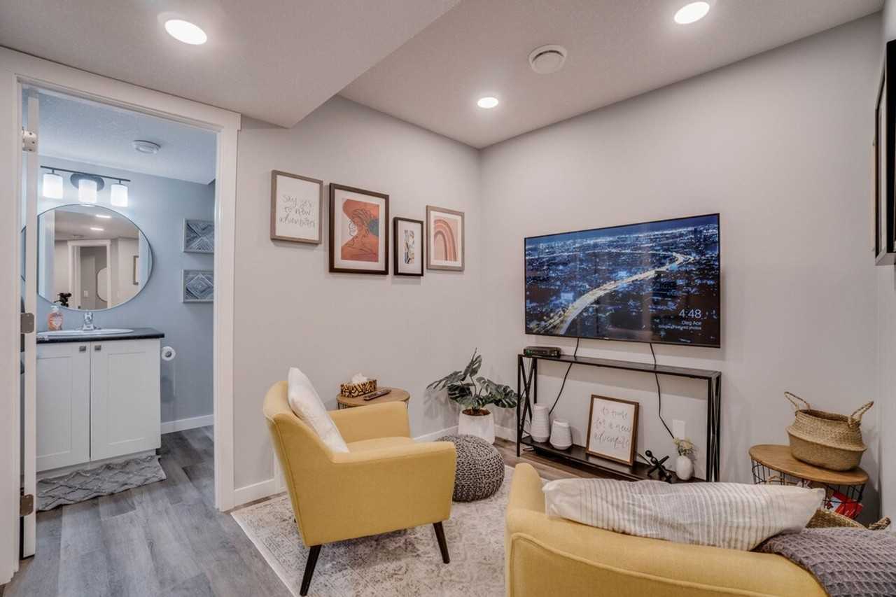 11147 96 St Nw #1564616P - Photo 3 of 42