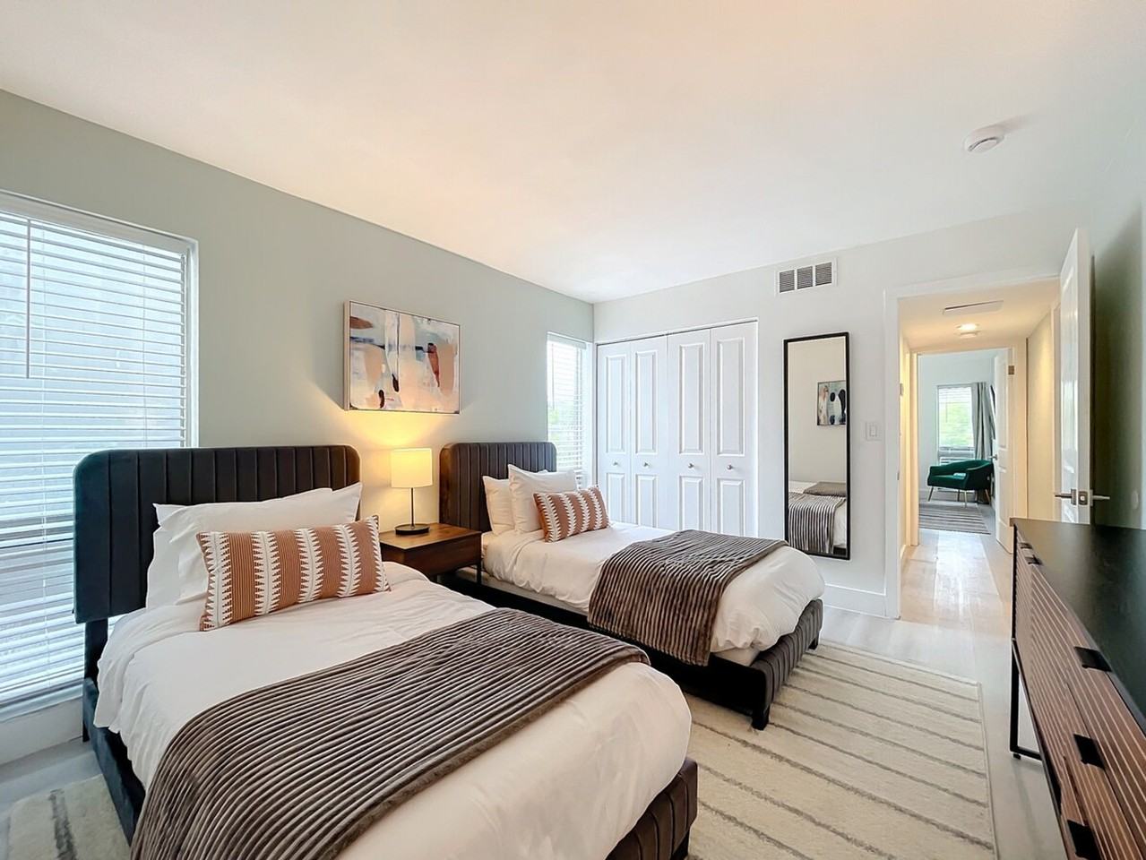 1435 Se 15th St #1565488P - Photo 5 of 23
