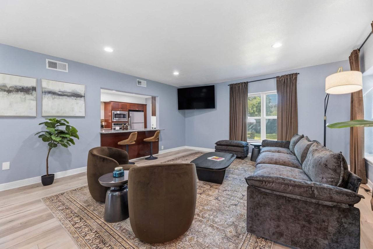 4149 Ferndale Dr #1568500P - Photo 3 of 50